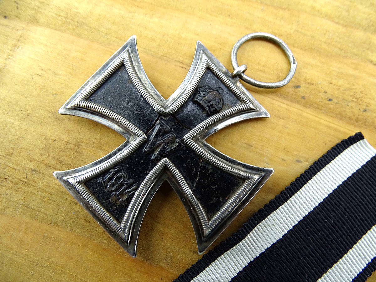 Eisernes Kreuz 2. Klasse 1914, Eisenkern mit Bruchstelle, Ring mit Hersteller Marke MM ?