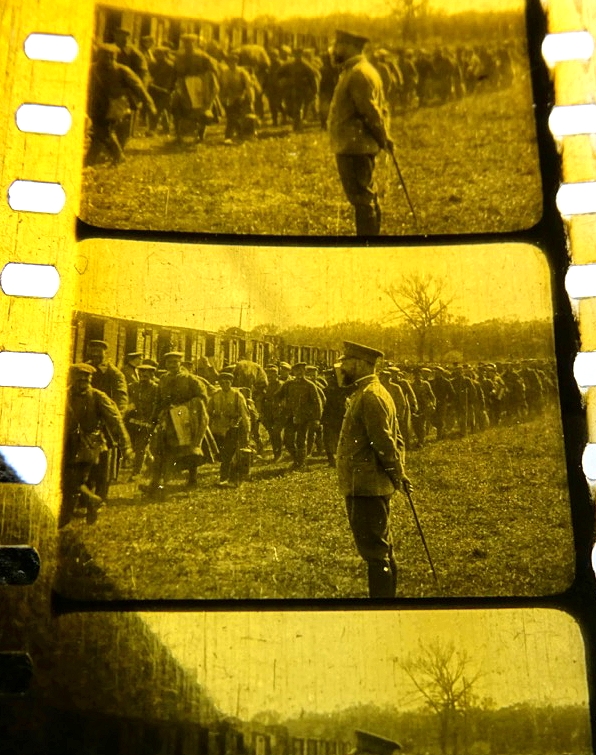 Kleiner 35 mm Film 1. Weltkrieg ? mit Soldaten