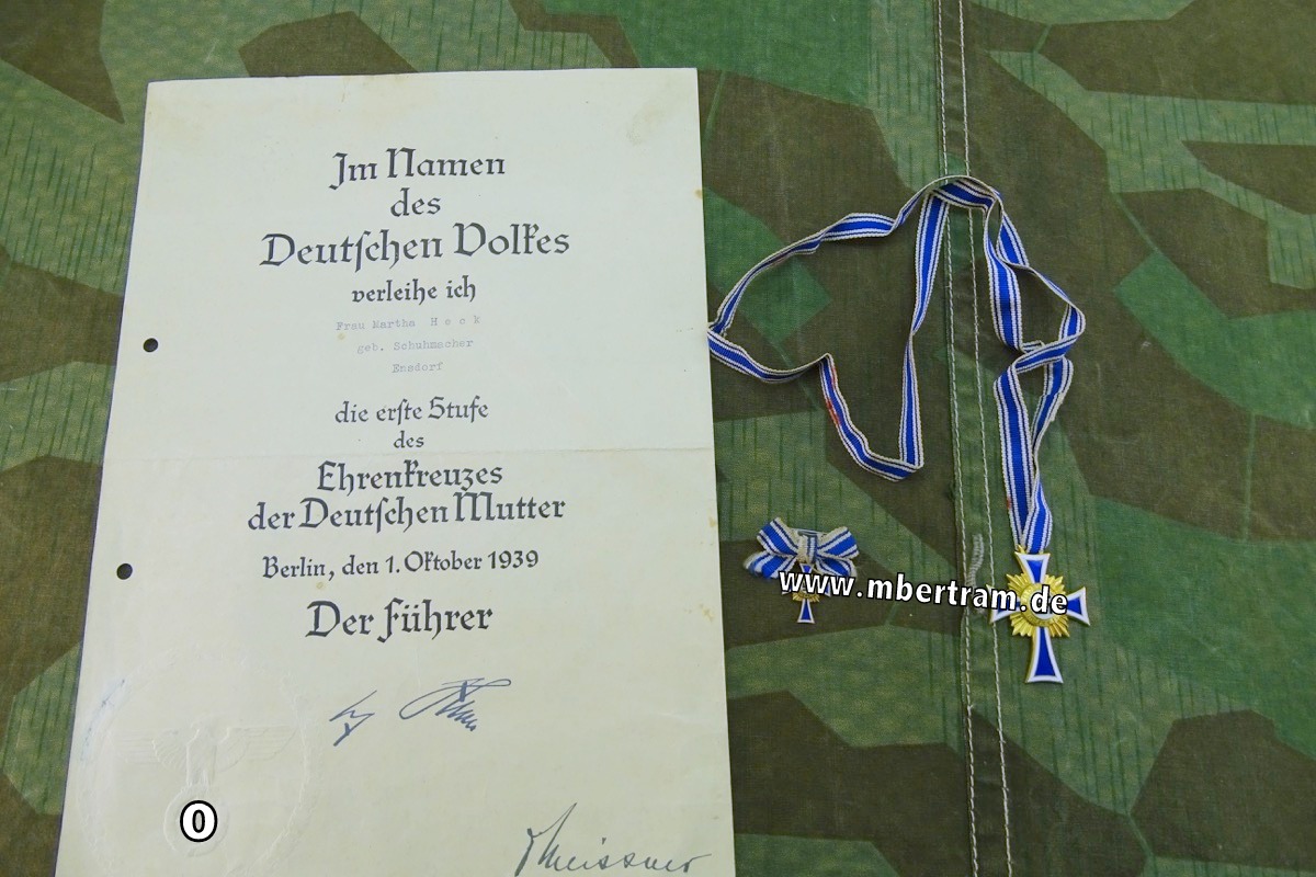 Ehrenkreuz der Deutschen Mutter in Gold mit Urkunde und Miniatur