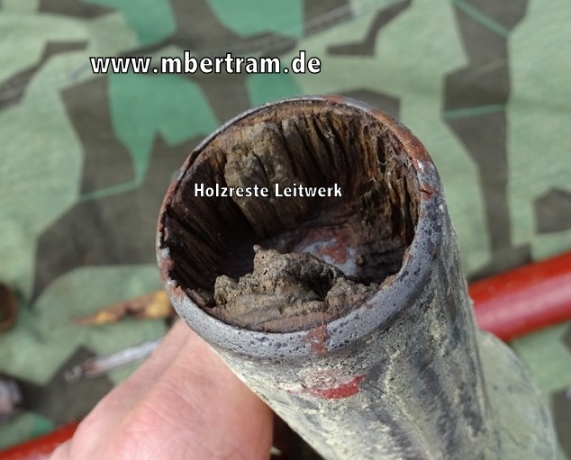 Panzerfaust 60/ 100 Rohr, delaboriert, teilrestauriert, mit Kopf.