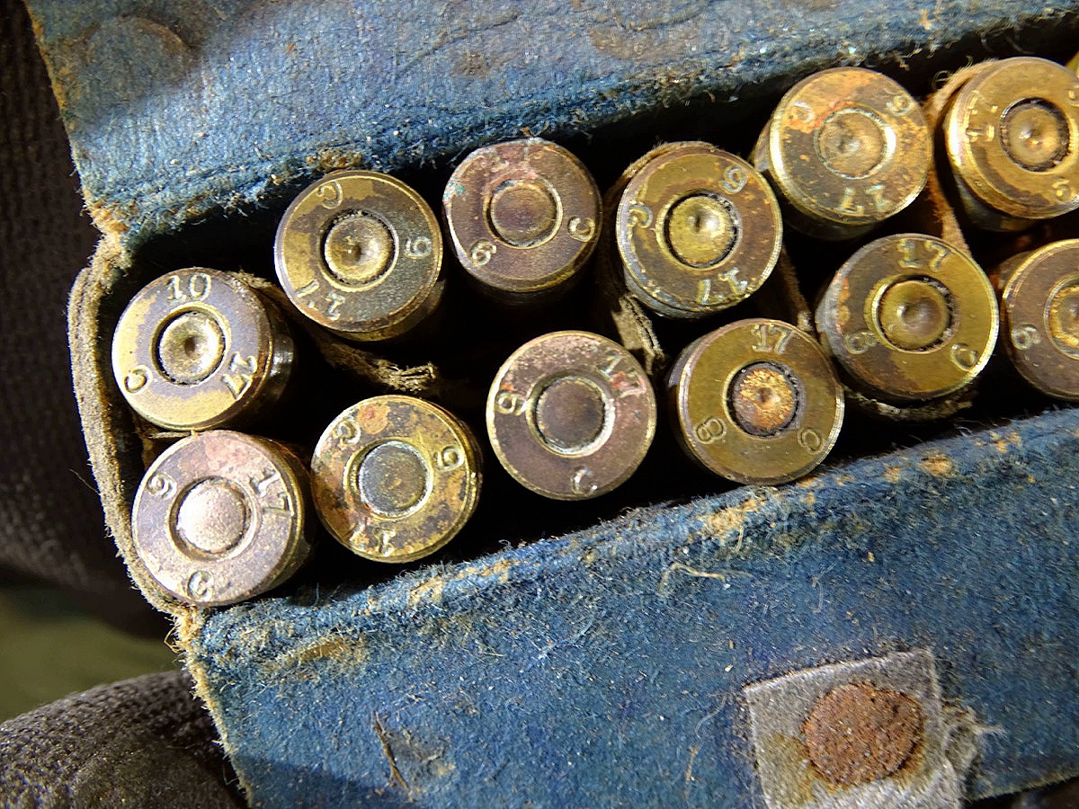16 Stück 9 mm Deko Patronen für P 08 Pistole 1. Weltkrieg  mit original Schachtel.- 