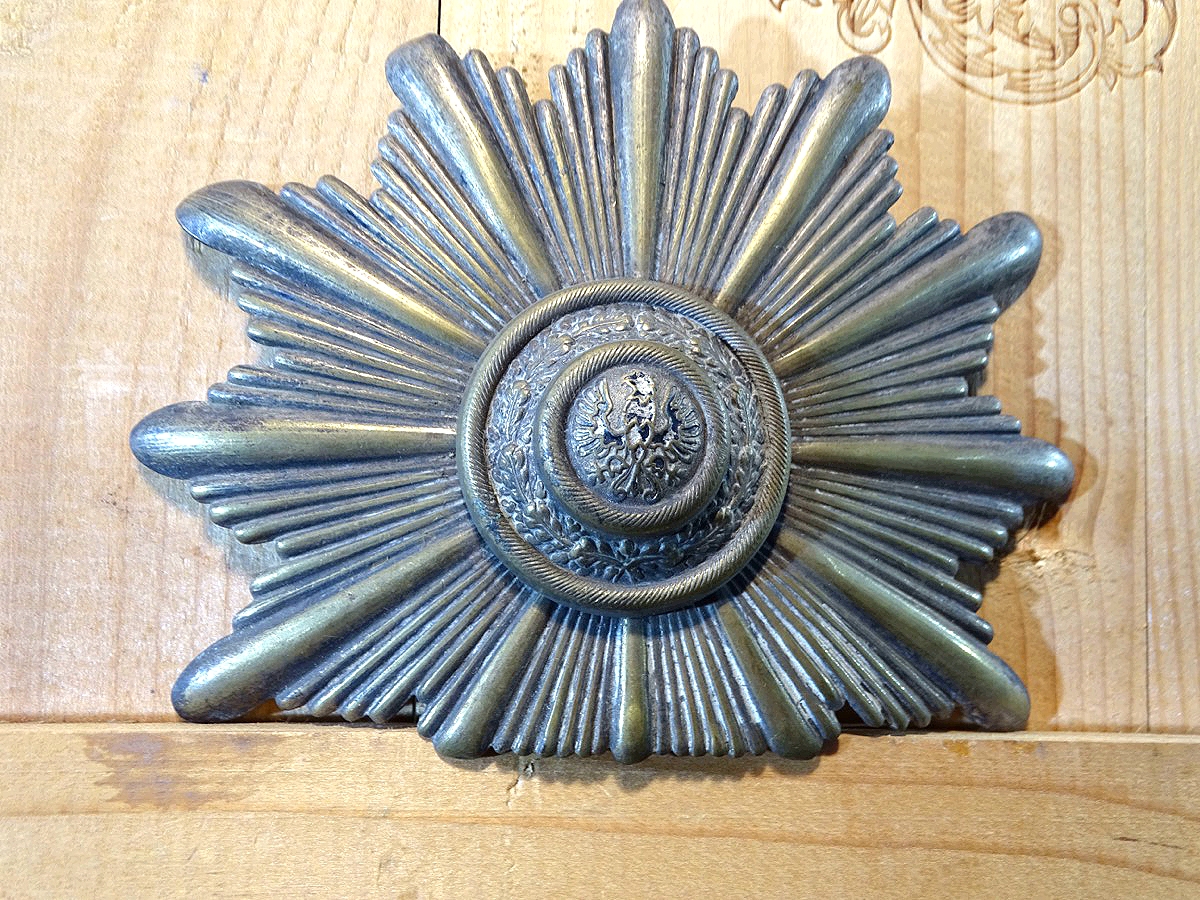 Frühes Tschako Emblem der Schutzpolizei Freistaat Preussen, Weimar, Buntmetall, um 1920/21