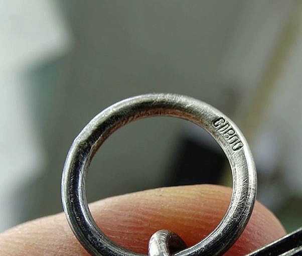 Eisernes Kreuz 2. Klasse 1914, Eisenkern noch komplett geschwärzt, Ring mit Marke CD 800