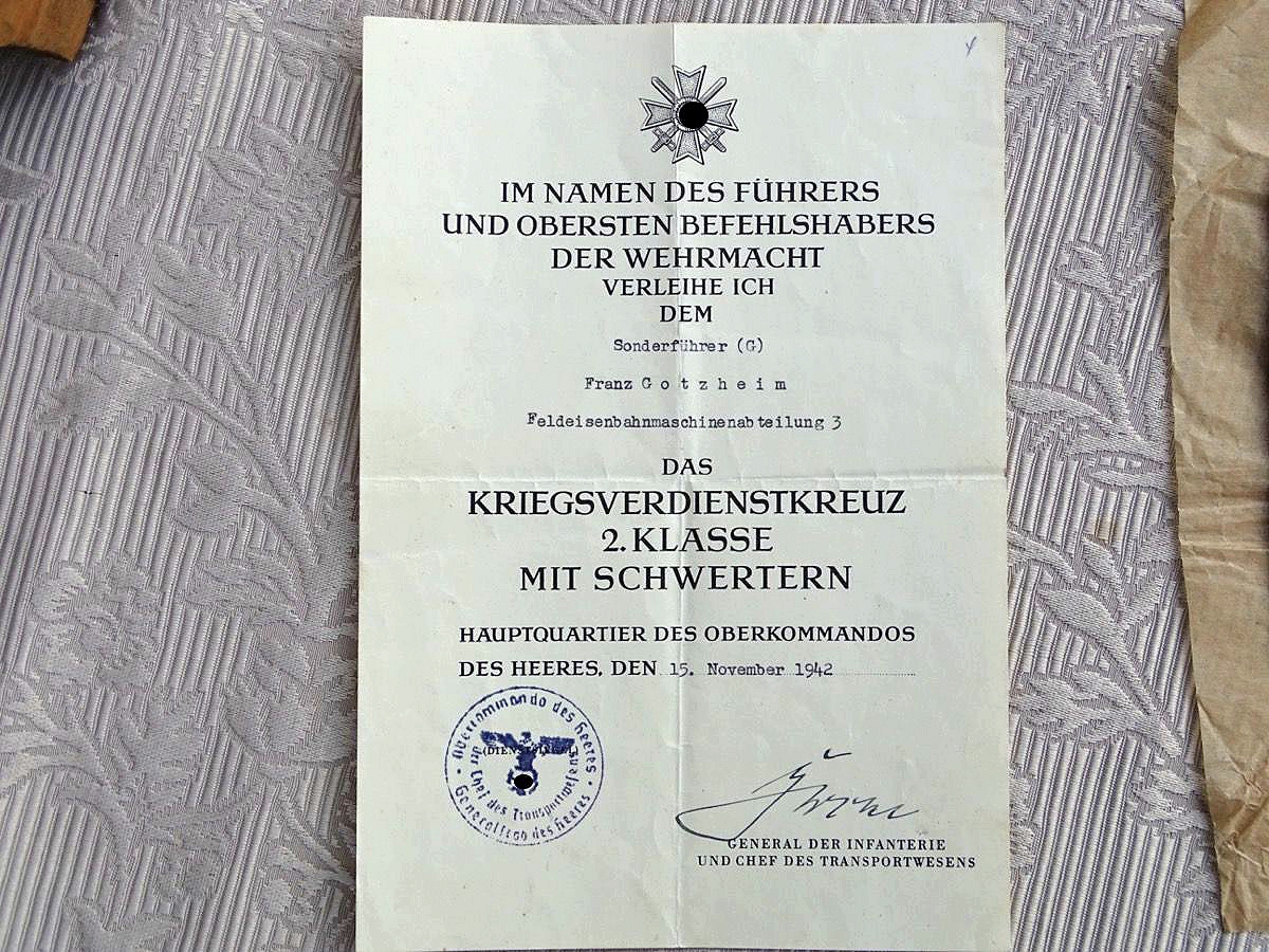 Kriegsverdienstkreuz 1939, 2. Klasse mit Urkunde und Tüte, Sonderführer (G) Feldeisenbahnmaschienenabt. 3