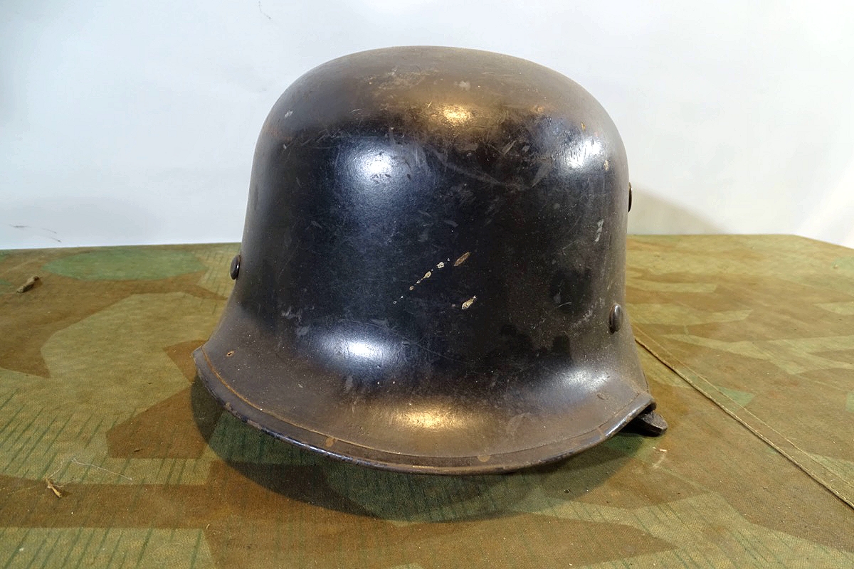 Schwarzer DDR Fieberglas Feuerwehrhelm, wie Wehrmachts Parade Helm