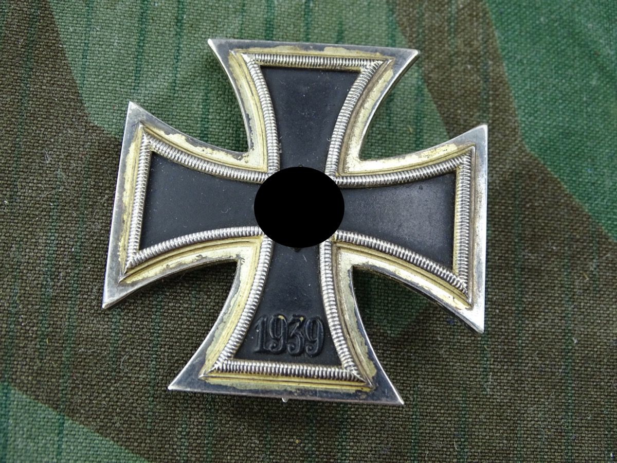 Eisernes Kreuz 1. Klasse 1939, Kern unmagnetisch, ca. 99% Schwärzung an breiter Nadel