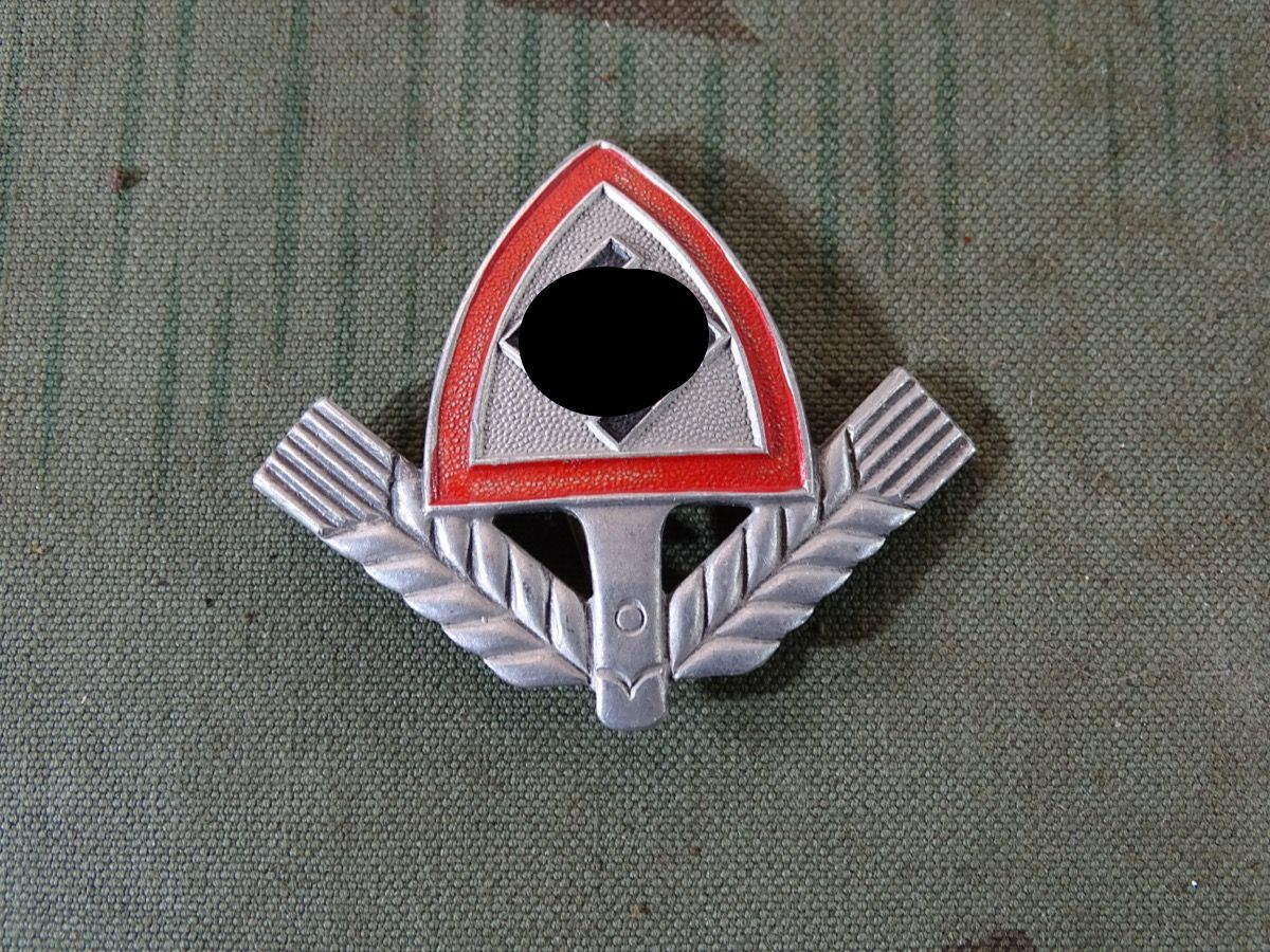 Mützenabzeichen für RAD/Reichsarbeitsdienst Kappen, Alu, 1 Splint,  Hersteller C.T.D. 37