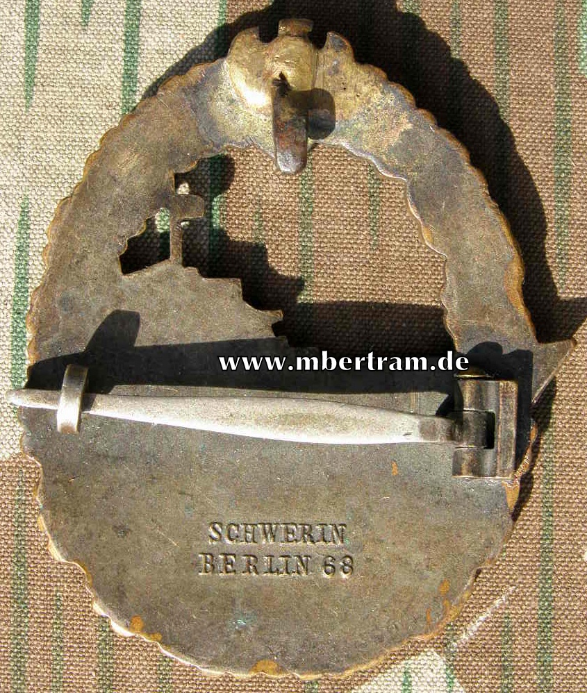 Zerstörerkriegsabzeichen Buntmetall, Schwerin-Berlin 68