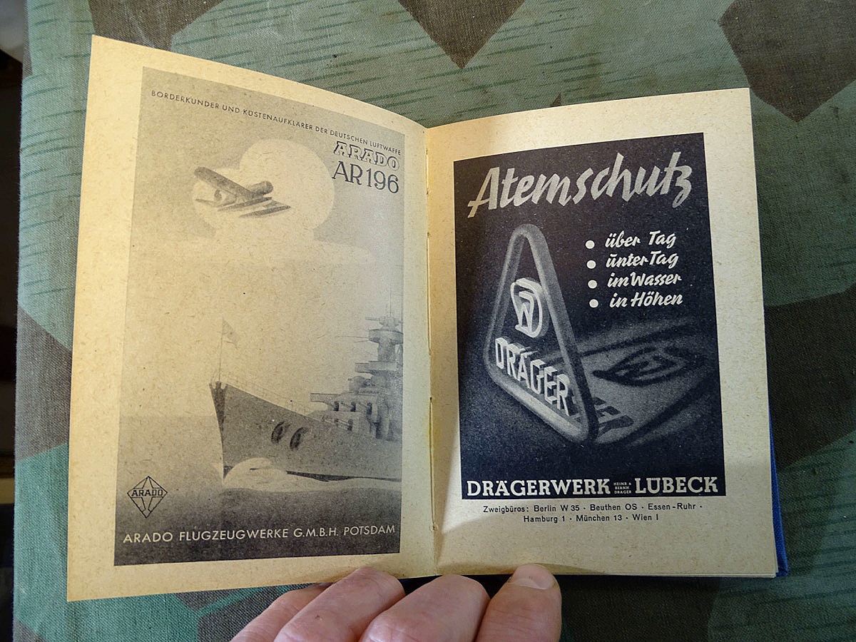 Luftwaffen Taschenkalender 1943, Uniformtafeln, Werbung Luftrüstung, Flugzeugfotos. 