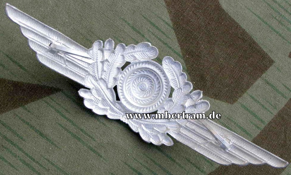 Luftwaffe Schirmmützenschwinge mit Kokarde, Aluminium