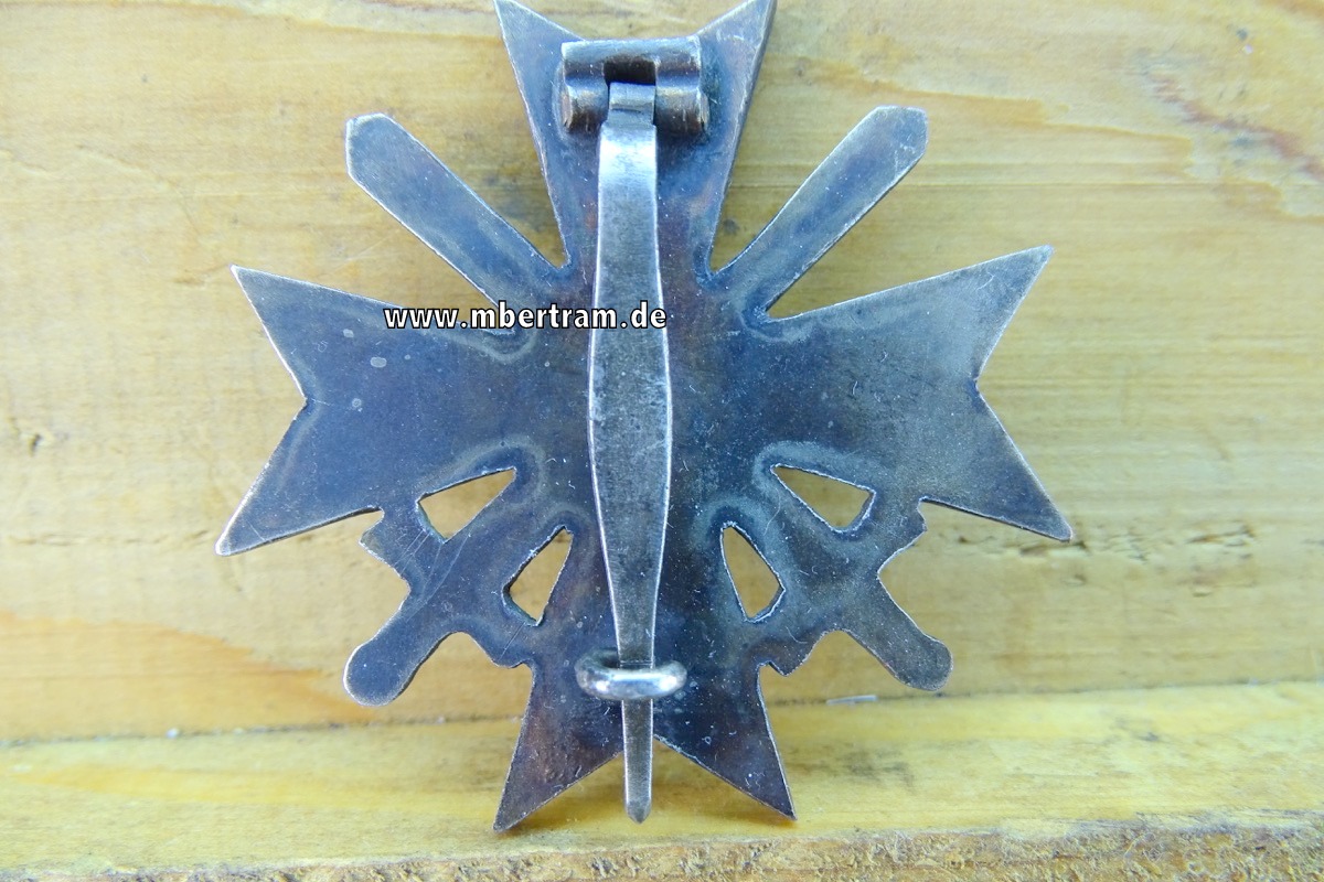 Kriegsverdienstkreuz 1939 1.Klasse mit Schwertern, Buntmetall, versilbert