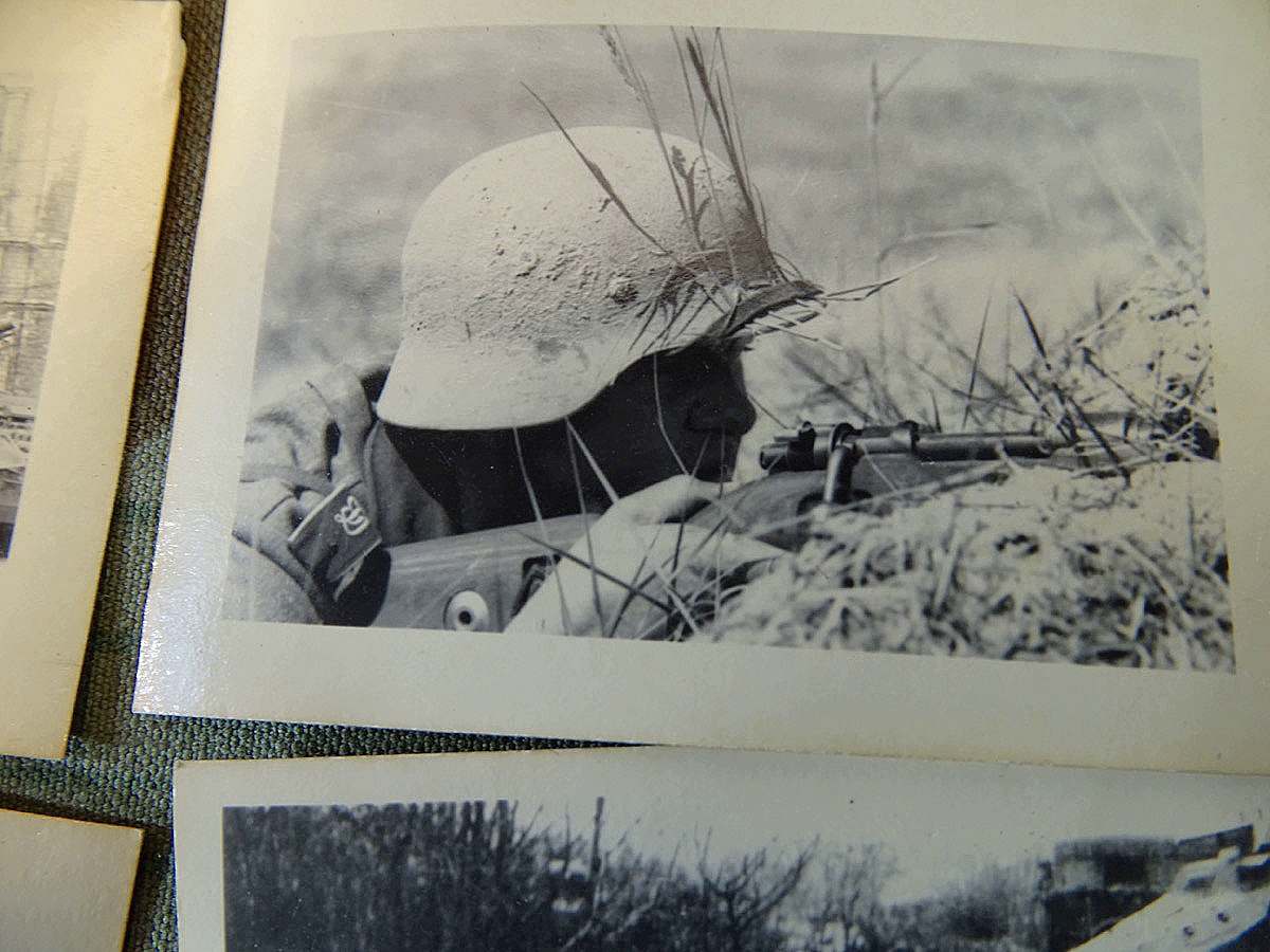 6 Wehrmachtsfotos vom Einsatz, davon 5 Panzer- / Panzerspähwagenfotos , Großdeutschland ? 