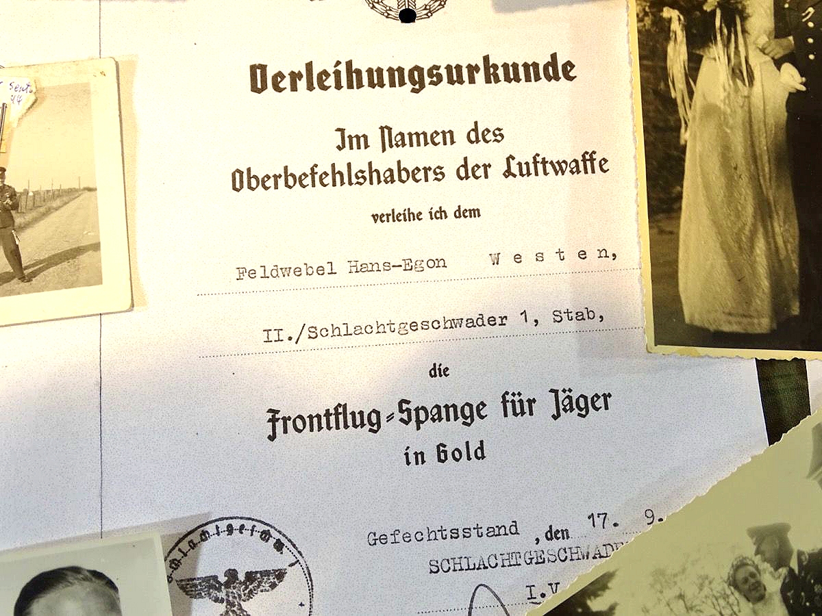 Fotonachlass mit Kopie der Urkunden, DK Gold Träger und Ehrenpokal Inhaber Jagdflieger d. Luftwaffe
