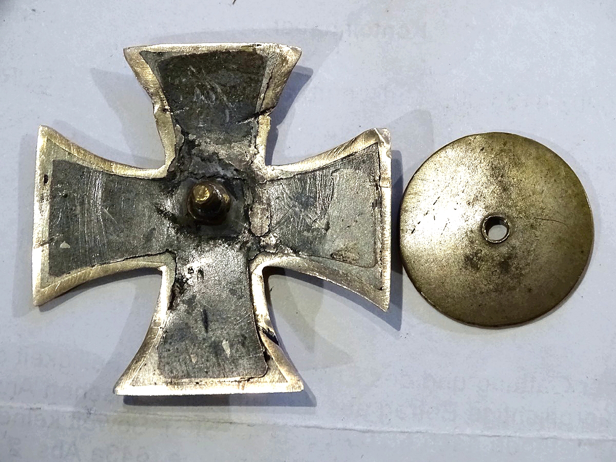 Replik: Eisernes Kreuz 1813 mit Assmann Schraubscheibe, Bastelarbeit