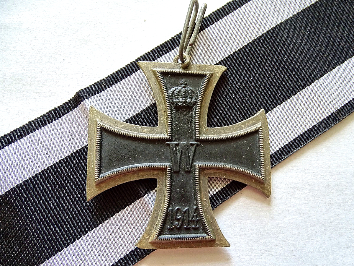 Replik: Grosskreuz 1914 mit Band, glatte Rückseite. 