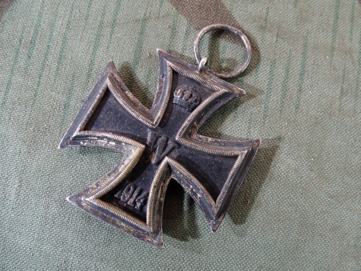 Eisernes Kreuz 2 Klasse 1914, Kernfarbe gut erhalten, Zarge offen. 