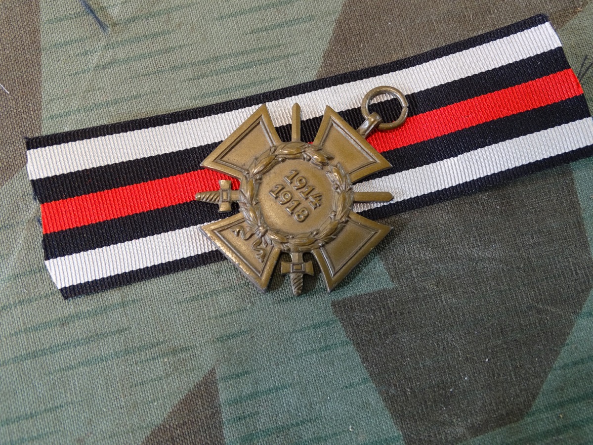 Ehrenkreuz für Frontkämpfer 1914/ 1918 mit Schwertern. J.K.