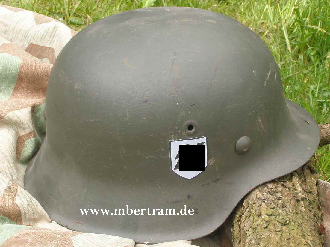 Waffen SS Stahlhelm, M 42, orginal Ring, neu Lackiert