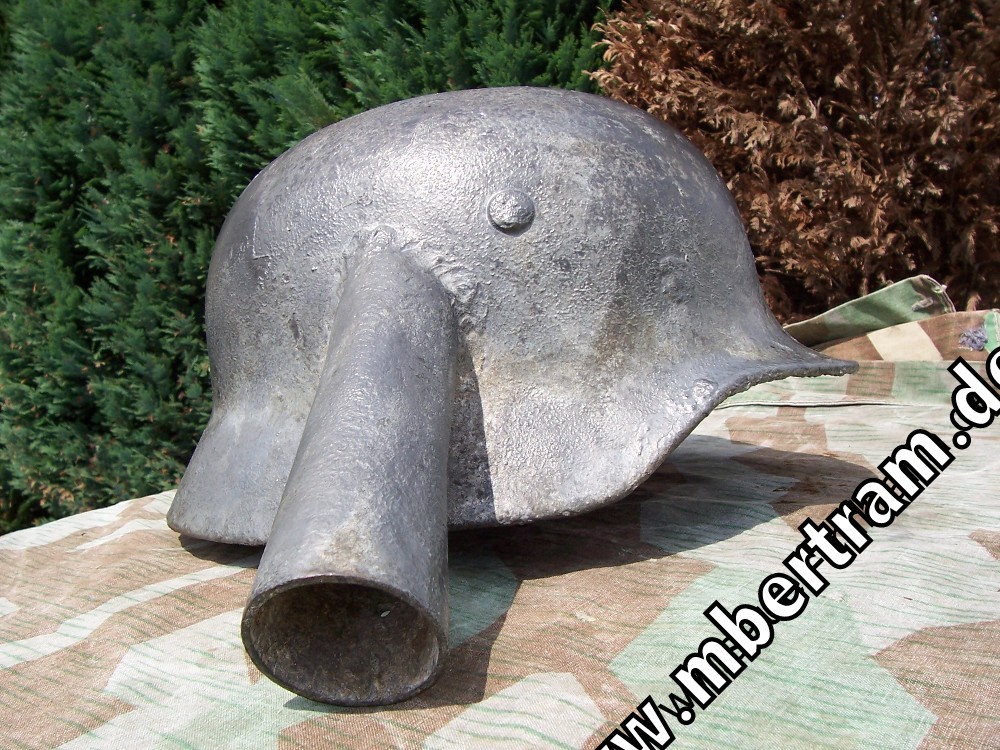 WH Stahlhelm Mod.40 umgebaut zur Schöpfkelle für Futter oder Flüssigkeit