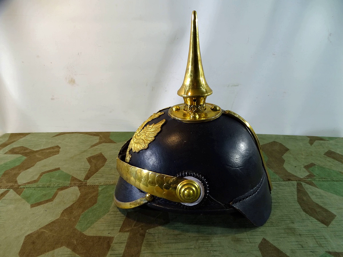 Replik: Preussische Manschafts Pickelhaube, Lederkorpus. Buntmetallbeschläge 