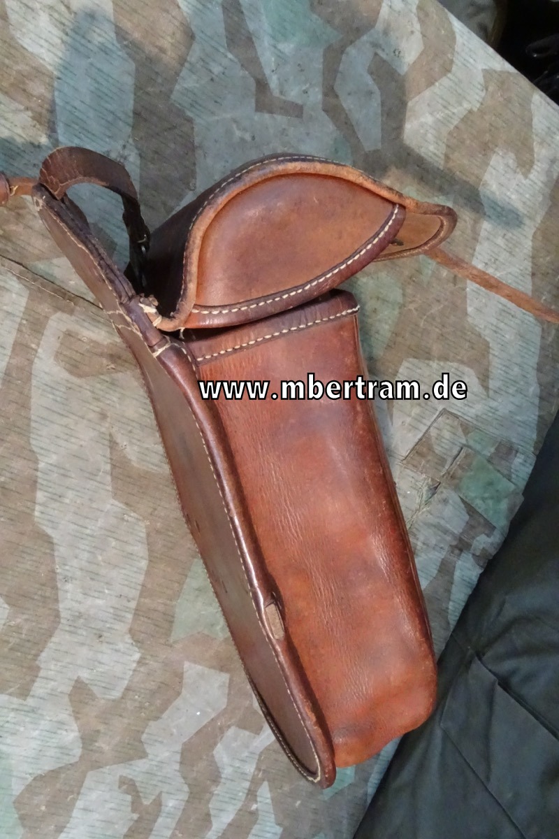 Wehrmacht Kavallerie Packtasche. Eisen Lasche von "olc"