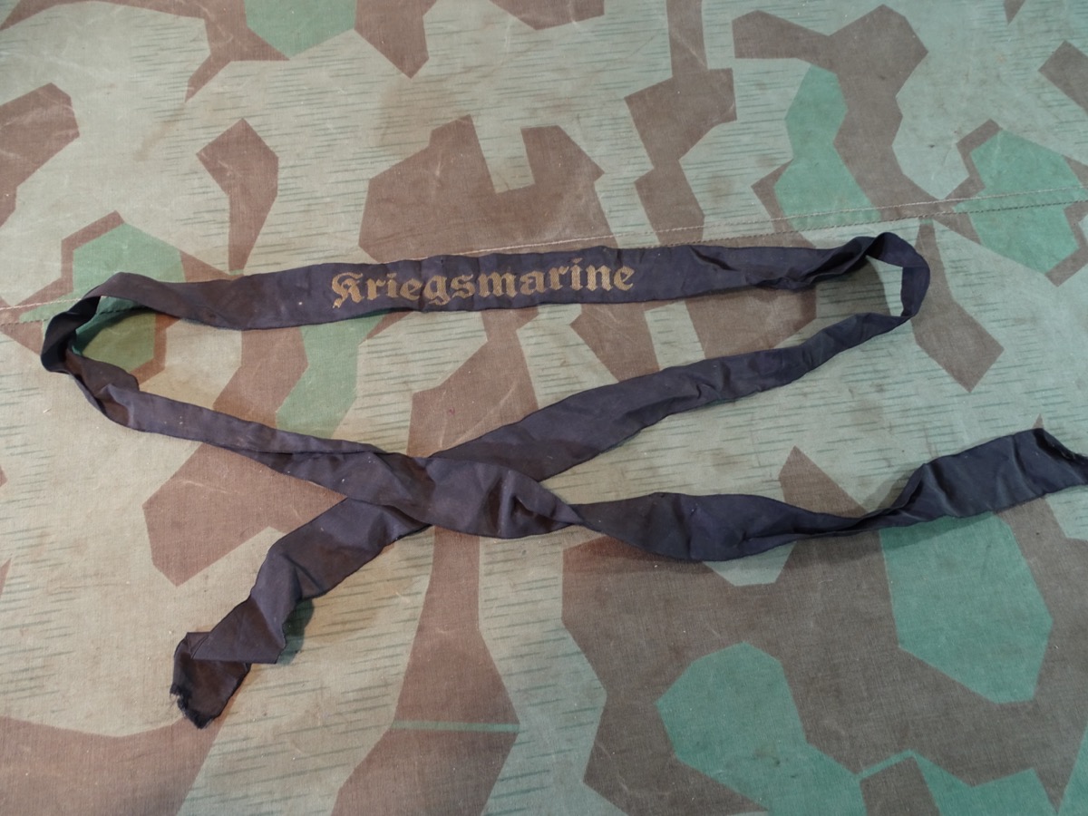 Mützenband Kriegsmarine, gestickt, angelaufen, getragen, ca. 158 cm