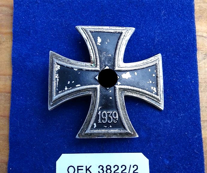 Eisernes Kreuz 1. Klasse 1939, Seltene Variante, gewölbt, fein gepunktete Oberfläche,  Schinkelform