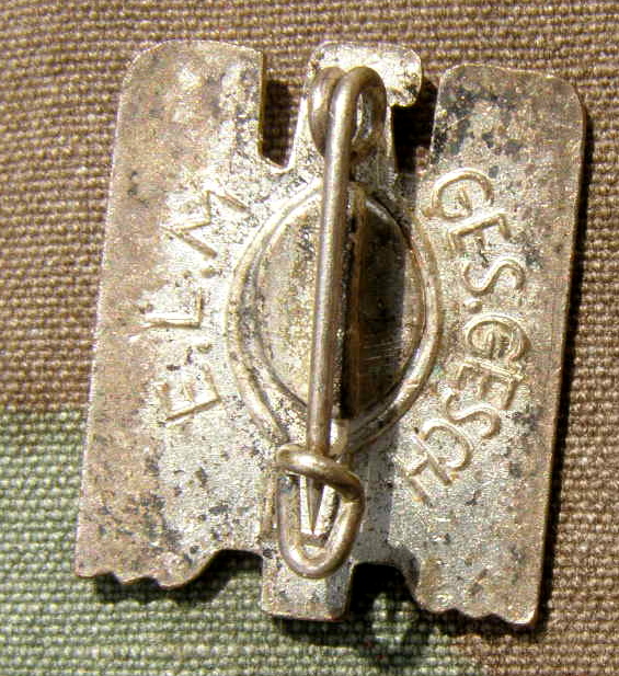 DRK Zivilabzeichen 16. Form gross, emailliert, h ca. 22mm