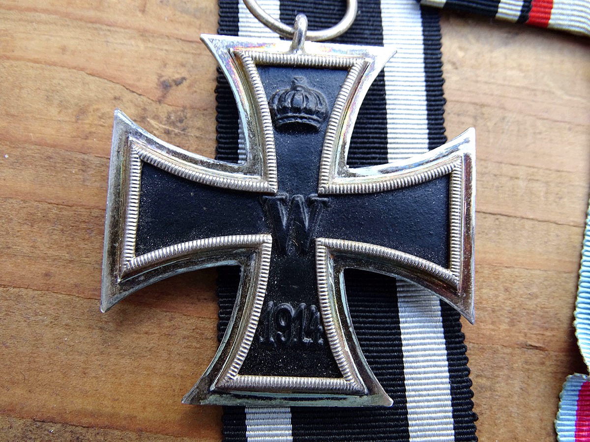 Eisernes Kreuz 2. Klasse 1914, Hst.: K , Hessen- Ernst Ludwig Medaille für Tapferkeit, 2er Bandspange