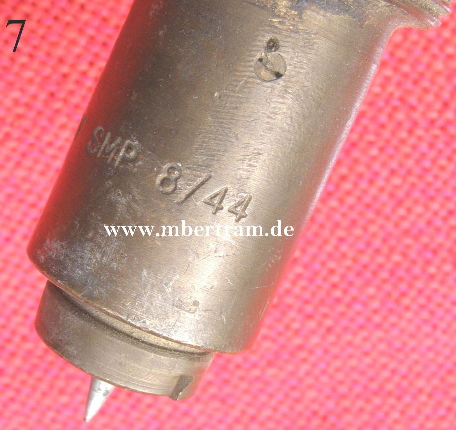 Brit. Bodenaufschlagzünder No. 30, MK 1V, SMP, 8-44.