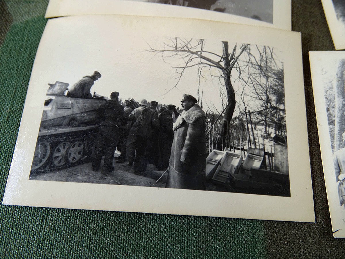 6 Wehrmachtsfotos vom Einsatz, davon 5 Panzer- / Panzerspähwagenfotos , Großdeutschland ? 