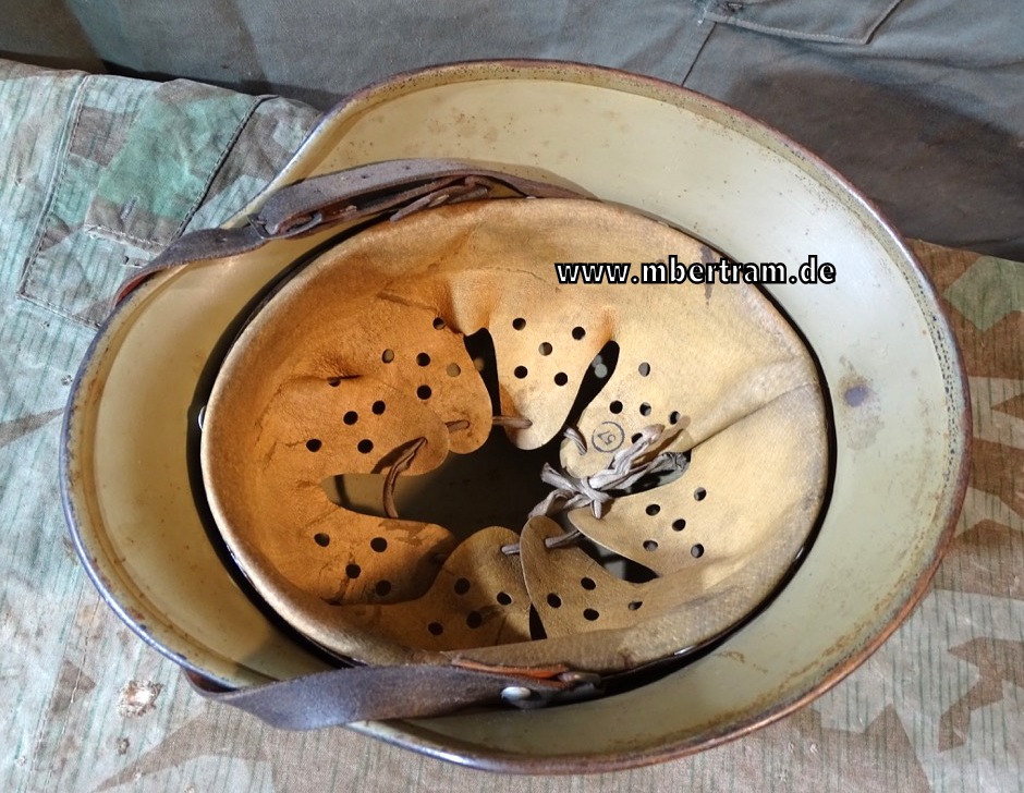 Kriegsmarine Tropen Stahlhelm M40 mit Adler Emblem