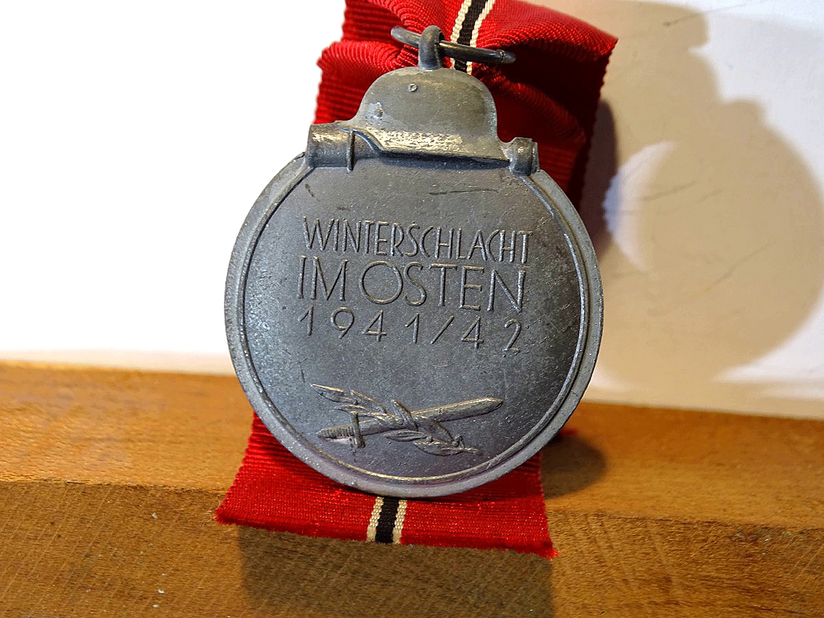 Medaille Winterschlacht im Osten 1941/42 mit Band, Ostmedaille, ohne Hersteller 