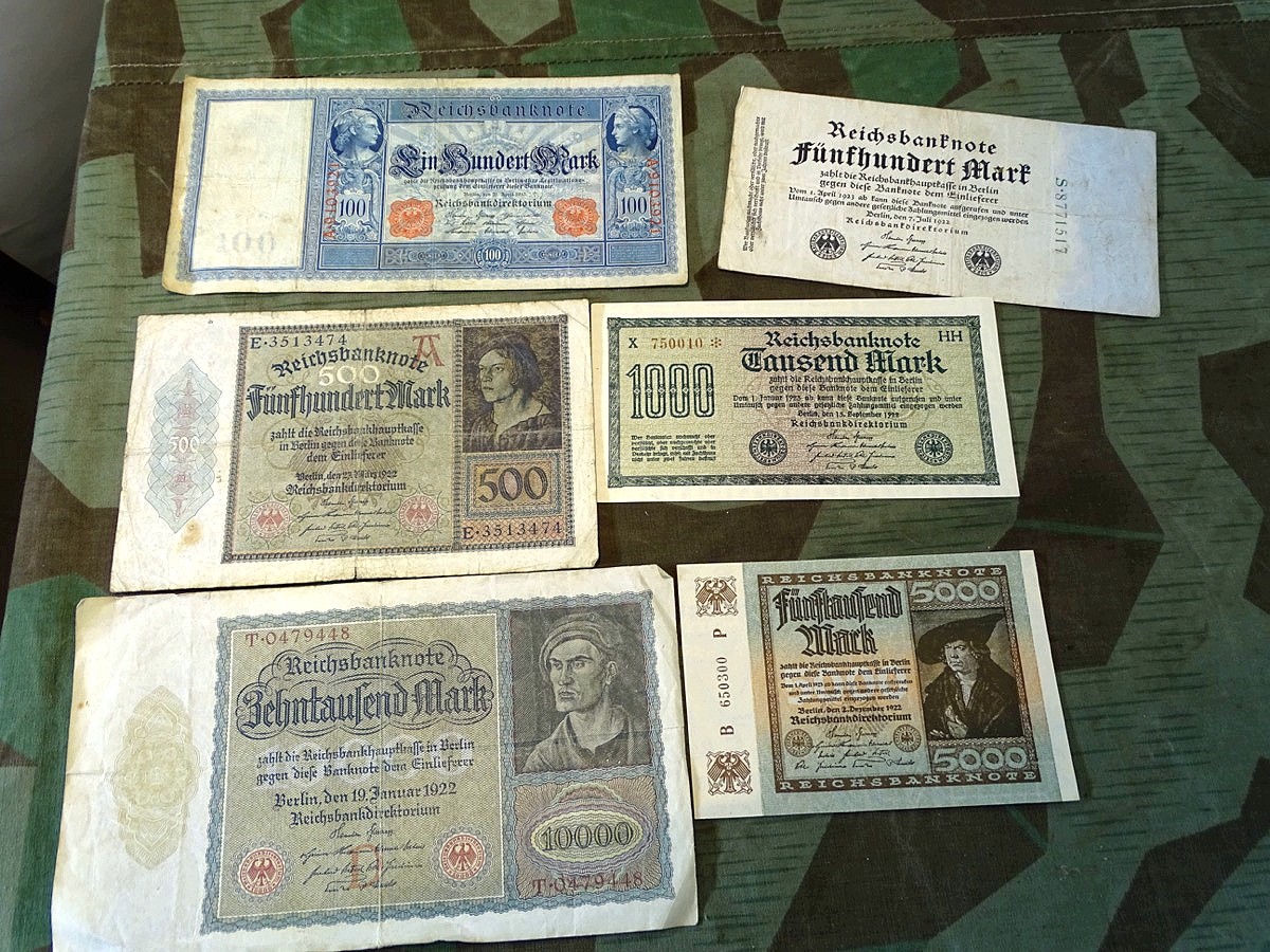 42 Banknoten und Dahrlehnskassenscheine 20er Jahre mit Geldbörse 1 Reichsmark- 200 Milliarden Reichsmark  