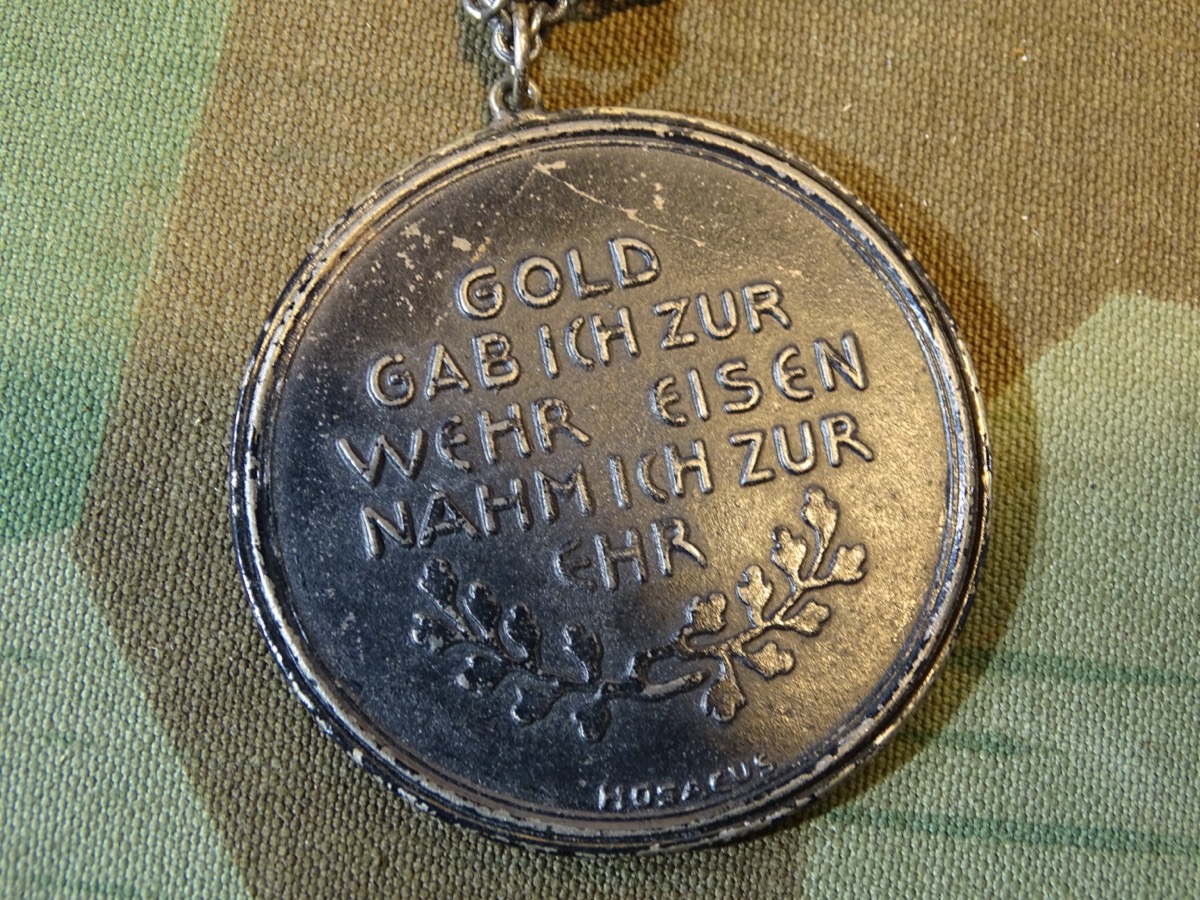 Patriotische Medaille an Kette - Gold gab ich zur Wehr,  Eisen nahm ich zur Ehr, 1916