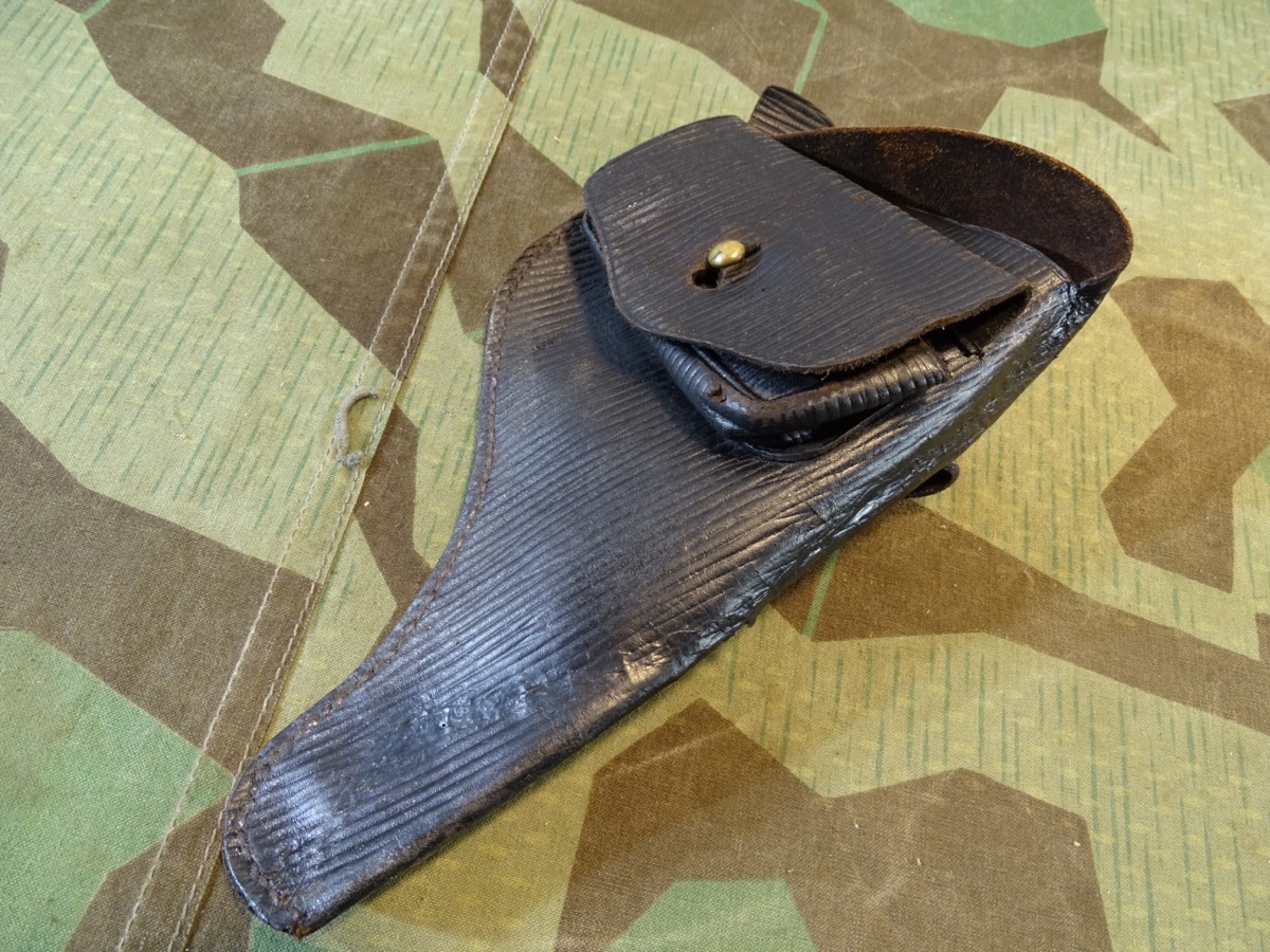 Tasche/ Holster M/85 für Reichsrevolver Bauart M 1885, späte Fertigung um 1916 in dünnerem Leder