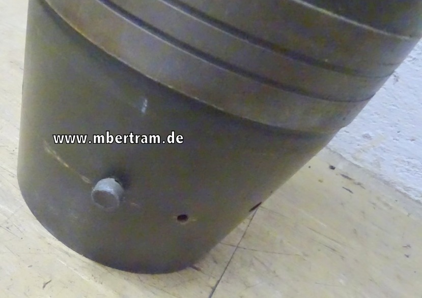 NATO 155 mm Granate, Illuminaten / Schlachtfeldbeleuchtung mit Transporthaken, 30Kg