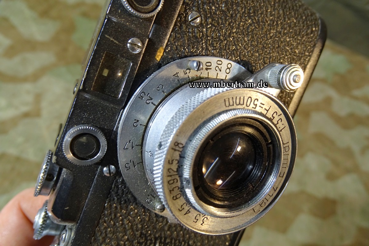 Teil Replik: Luftwaffen Leica Kammera.