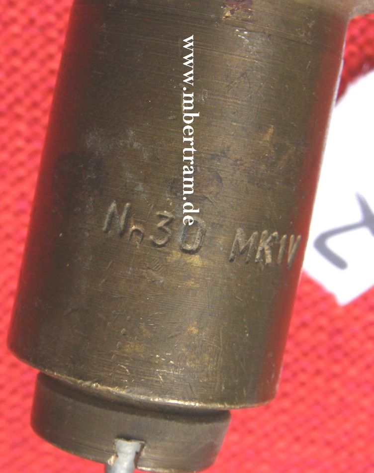 Brit. Bodenaufschlagzünder No. 30, MK 1V, SMP, 8-44.