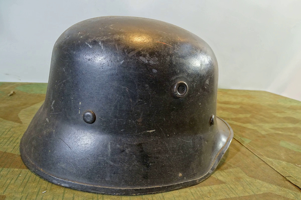 Schwarzer DDR Fieberglas Feuerwehrhelm, wie Wehrmachts Parade Helm