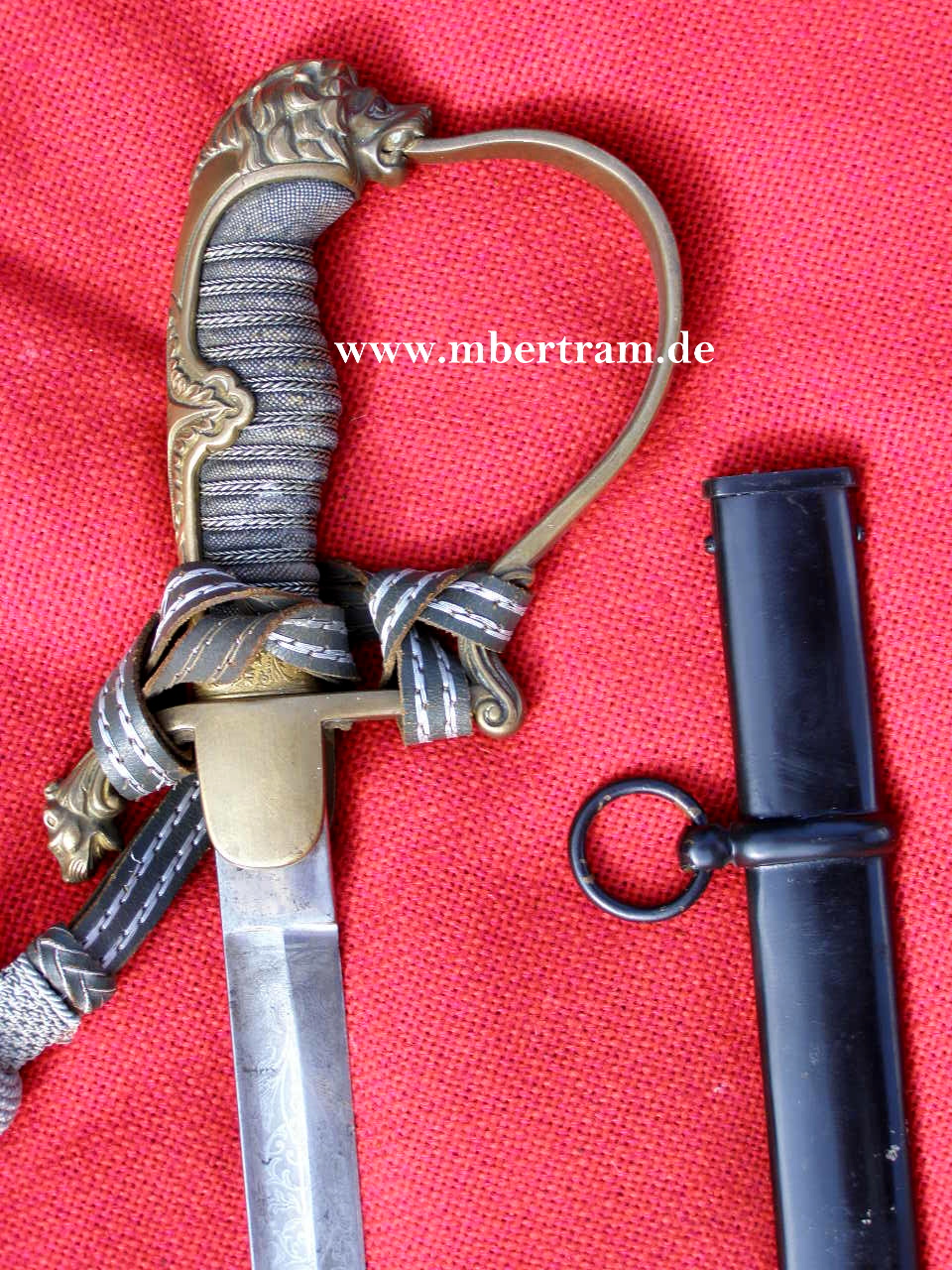 Infanterie Offizierssäbel, Löwenkopfgriff, gekreuzte Säbel