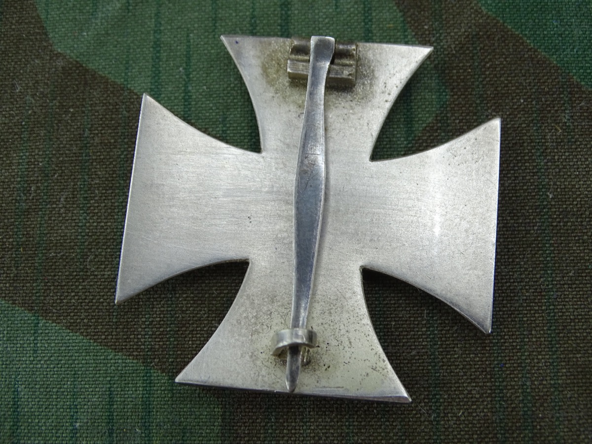 Eisernes Kreuz 1. Klasse 1939, Kern unmagnetisch, ca. 99% Schwärzung an breiter Nadel