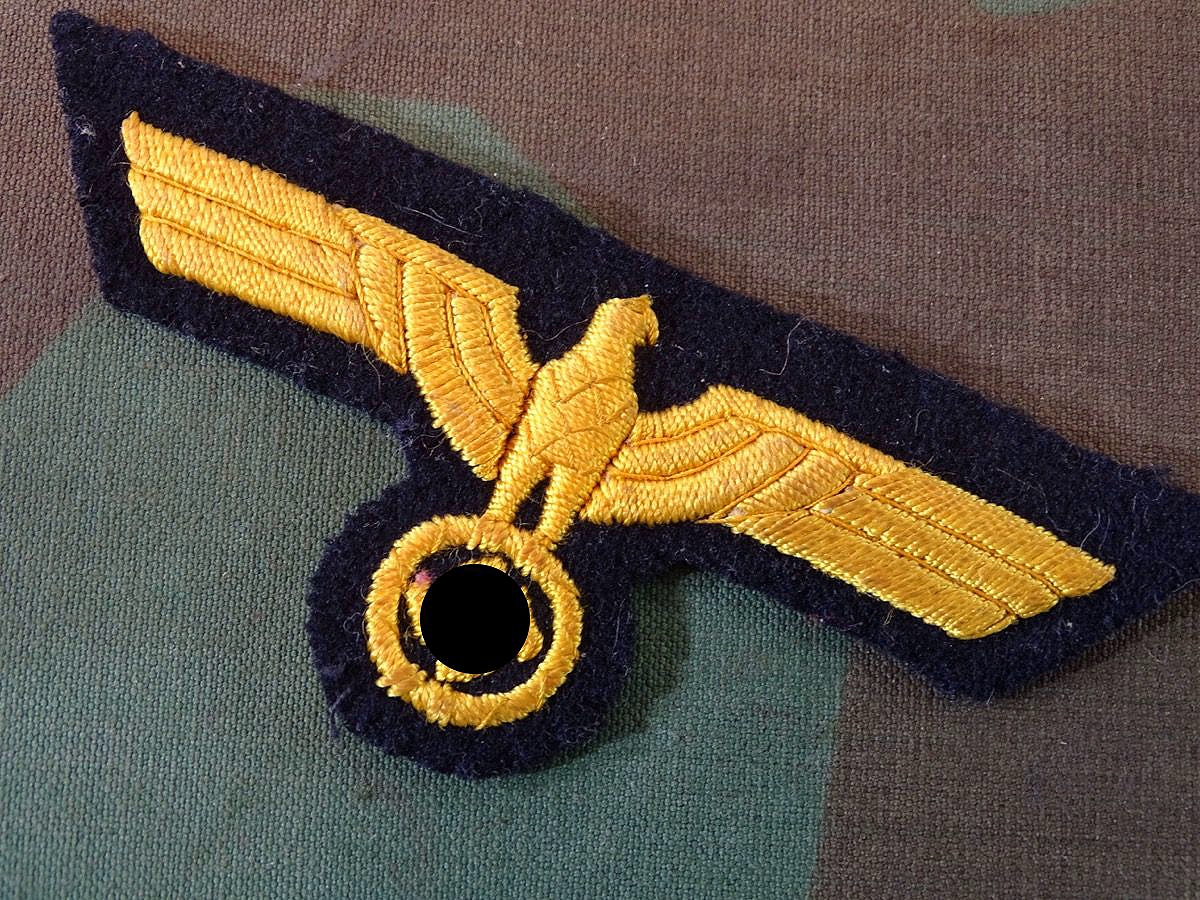 Brustadler für Offiziere und Unteroffiziere der Kriegsmarine, von der Uniform abgetrenntes Original 